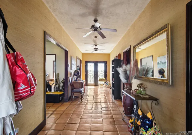 Photo 3 of Single family home for sale at 2148 County Road 220, Floresville, TX 78114 | MLS# 1915301 | Listing updated on 2026-01-15