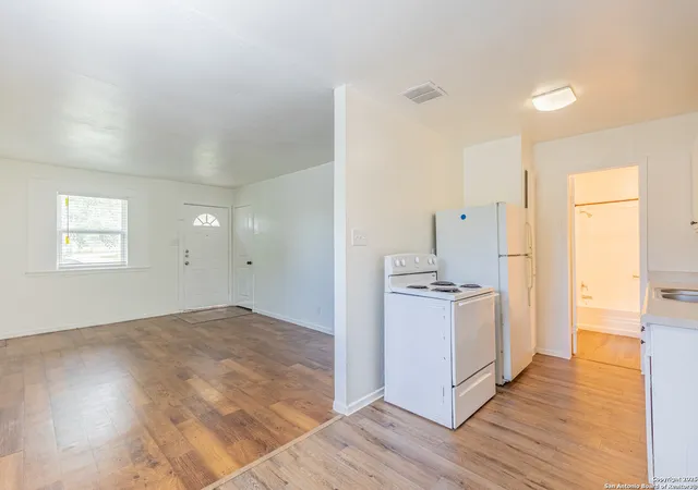Photo 3 of Multi family home for sale at 7115 Glen Terrace, San Antonio, TX 78239 | MLS# 1915312 | Listing updated on 2026-03-29