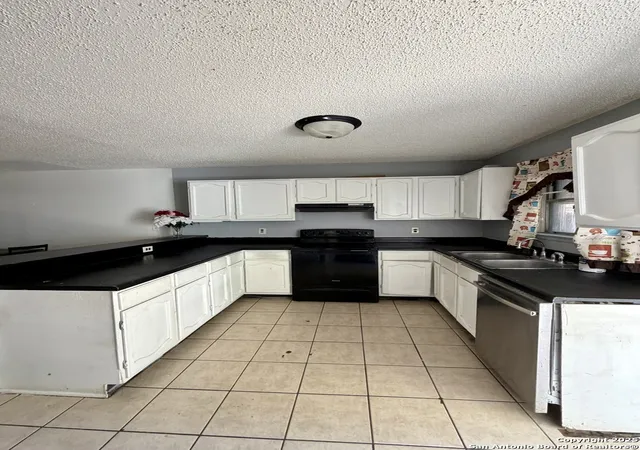 Photo 3 of Sale Pending at 6907 Neston #1, San Antonio, TX 78239 | MLS# 1915325 | Listing updated on 2025-11-14