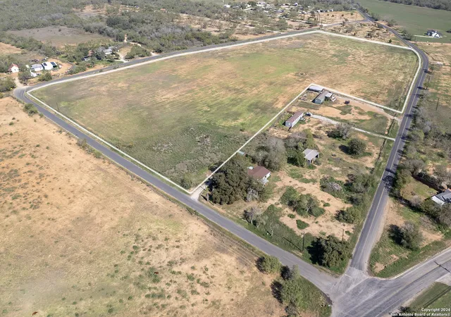 4th image of 19825 Benton City, Somerset, TX 78069 | MLS# 1915348