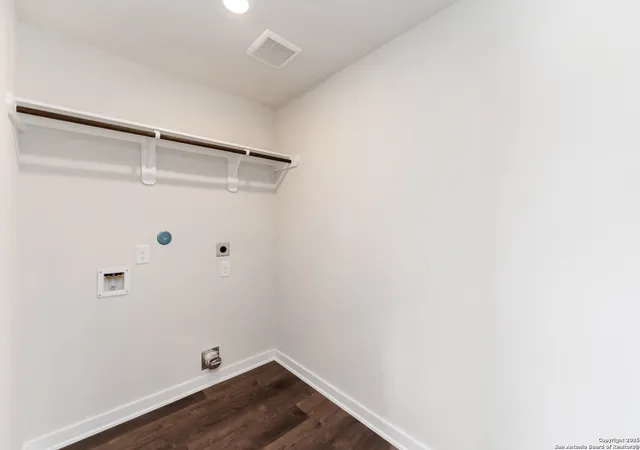 Photo 4 of Sale Pending at 8616 Merlin Cvs, San Antonio, TX 78218 | MLS# 1915411 | Listing updated on 2026-01-12