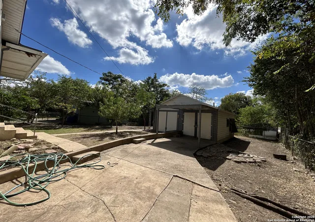 Photo 3 of Single family home for sale at 2130 Burnet, San Antonio, TX 78202 | MLS# 1915528 | Listing updated on 2025-11-03