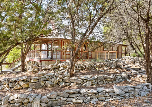 Photo 3 of Single family home for sale at 1420 Lakeshore, Canyon Lake, TX 78133 | MLS# 1915539 | Listing updated on 2025-11-09