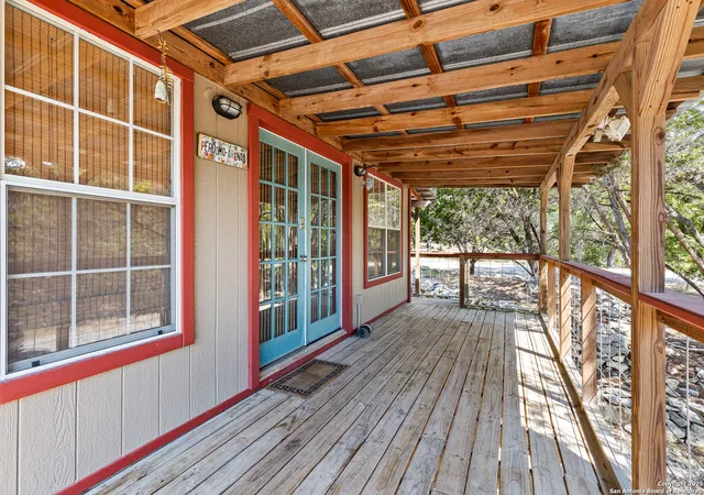 Photo 4 of Single family home for sale at 1420 Lakeshore, Canyon Lake, TX 78133 | MLS# 1915539 | Listing updated on 2025-11-09