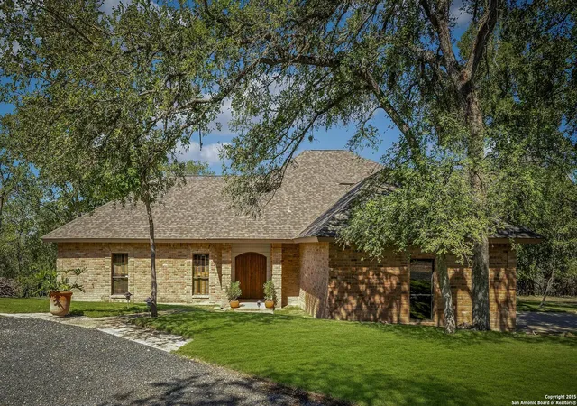 Photo 1 of Single family home for sale at 127 Siebeneicher Rd, Boerne, TX 78006 | MLS# 1915553 | Listing updated on 2026-09-09