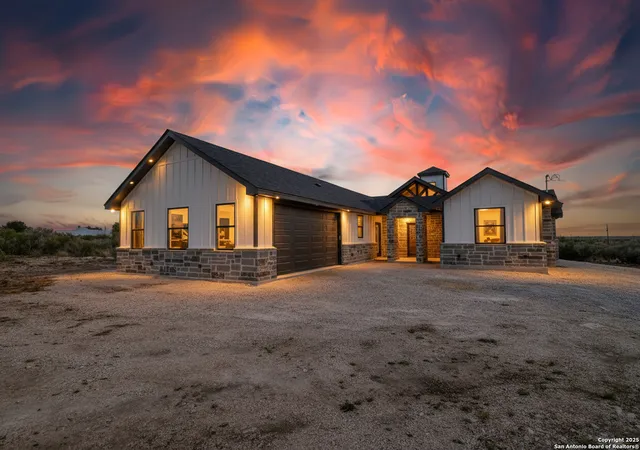 3rd image of 58 Greystone Hills Circle, Uvalde, TX 78801 | MLS# 1915566
