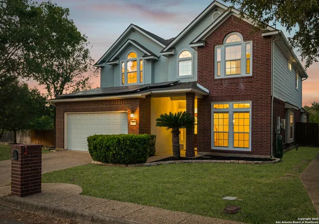 Photo 4 of Sale Pending at 1323 Brook Blf, San Antonio, TX 78248 | MLS# 1915593 | Listing updated on 2025-11-01