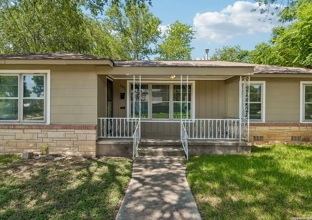 Photo 4 of Single family home for sale at 181 Hermine, San Antonio, TX 78212 | MLS# 1915594 | Listing updated on 2026-09-12