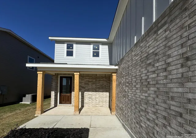 Photo 4 of Sale Pending at 14819 Sycamore Xing, San Antonio, TX 78252 | MLS# 1915602 | Listing updated on 2026-02-05
