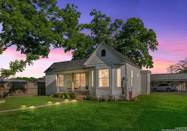Photo 1 of Single family home for sale at 703 E Hwy St, Fredericksburg, TX 78624 | MLS# 1915644 | Listing updated on 2026-03-27