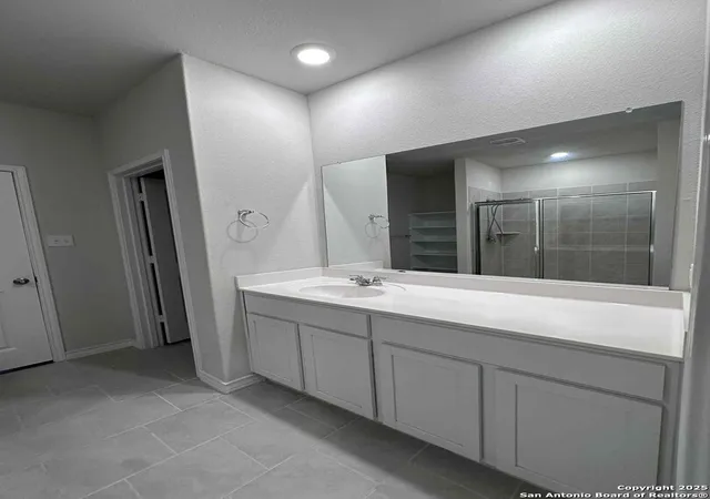 Photo 4 of Single family home for sale at 21328 Ruby Creek, San Antonio, TX 78266 | MLS# 1915656 | Listing updated on 2025-10-26