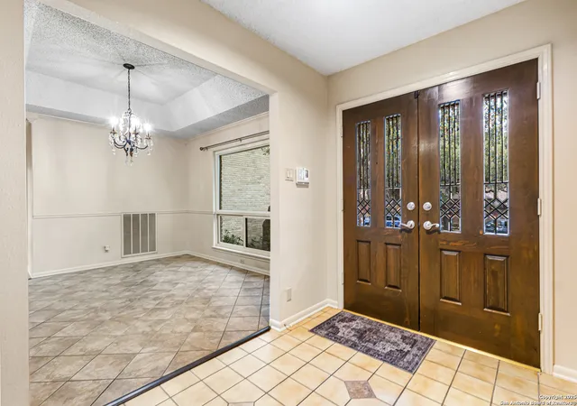 Photo 3 of Sale Pending at 3614 Hunters Dream, San Antonio, TX 78230 | MLS# 1915722 | Listing updated on 2025-10-27