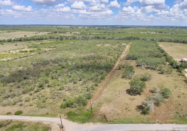 Photo 3 of Sale Pending at 299 Cr 779, Devine, TX 78016 | MLS# 1915779 | Listing updated on 2026-05-01