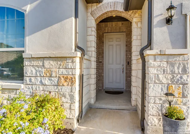 Photo 2 of Sale Pending at 7627 Desperado, Boerne, TX 78015 | MLS# 1915818 | Listing updated on 2026-01-13