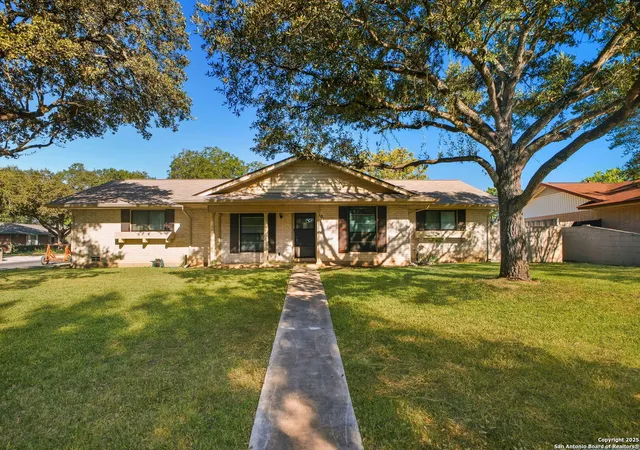 Photo 2 of Single family home for sale at 101 Patrick Henry, Schertz, TX 78154 | MLS# 1915823 | Listing updated on 2025-12-06
