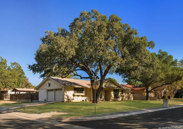 Photo 3 of Single family home for sale at 101 Patrick Henry, Schertz, TX 78154 | MLS# 1915823 | Listing updated on 2025-12-06