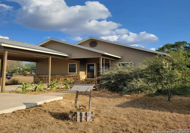 1st image of 1104 Poplar, Jourdanton, TX 78026 | MLS# 1915872