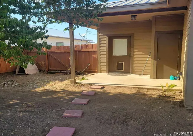 3rd image of 1104 Poplar, Jourdanton, TX 78026 | MLS# 1915872