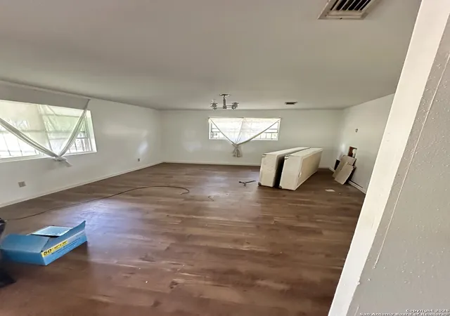 Photo 3 of Single family home for sale at 10498 Hollowell Rd,, Atascosa, TX 78002 | MLS# 1915876 | Listing updated on 2026-02-10