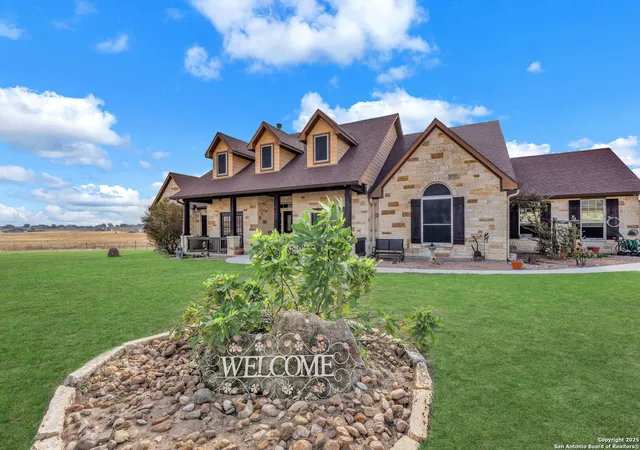 2nd image of 233 Scenic Hills, La Vernia, TX 78121 | MLS# 1915881