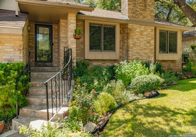 Photo 3 of Sale Pending at 2034 Encino Vista, San Antonio, TX 78259 | MLS# 1915882 | Listing updated on 2025-11-12
