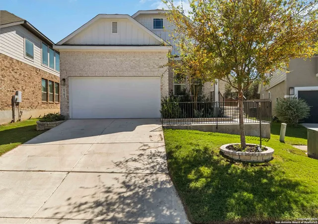 Photo 3 of Sale Pending at 5702 Pin Point, San Antonio, TX 78266 | MLS# 1915910 | Listing updated on 2026-01-14