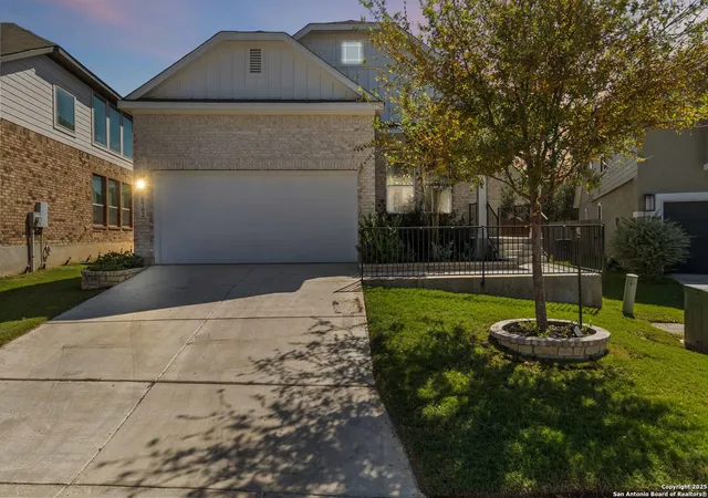 Photo 3 of Sale Pending at 5702 Pin Point, San Antonio, TX 78266 | MLS# 1915910 | Listing updated on 2026-01-14