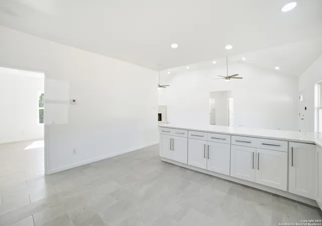 5th image of 221 Deer Oaks, Lakehills, TX 78063 | MLS# 1915925