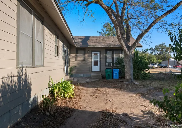 1st image of 613&615 E Court, Seguin, TX 78155 | MLS# 1915940