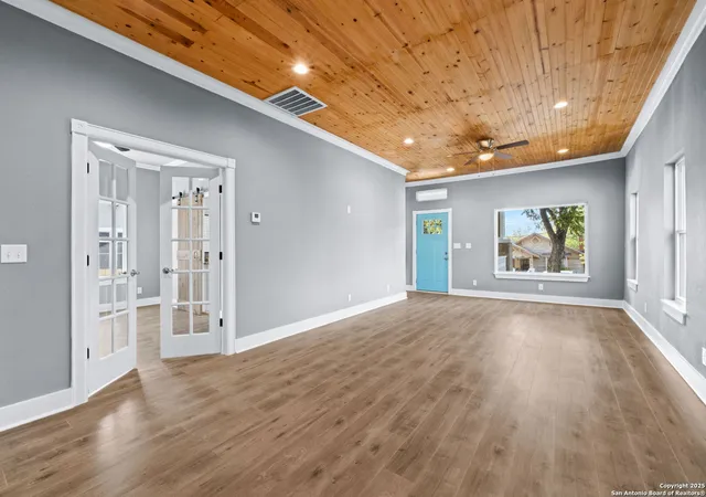 2nd image of 129 Cincinnati Ave, San Antonio, TX 78201 | MLS# 1915981