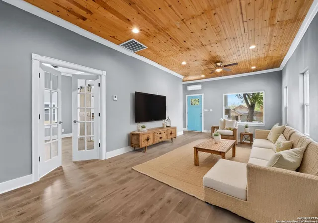 3rd image of 129 Cincinnati Ave, San Antonio, TX 78201 | MLS# 1915981