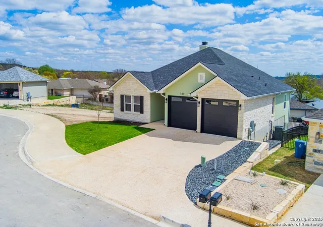 Photo 1 of Single family home for sale at 1811 Chateau Ln, Kerrville, TX 78028 | MLS# 1916014 | Listing updated on 2026-01-13