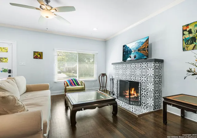 Photo 2 of Single family home for sale at 1419 Schley Avenue, San Antonio, TX 78210 | MLS# 1916025 | Listing updated on 2025-10-27