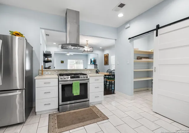 Photo 3 of Single family home for sale at 1419 Schley Avenue, San Antonio, TX 78210 | MLS# 1916025 | Listing updated on 2025-10-27