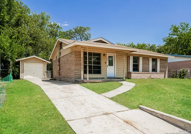 Photo 2 of Sale Pending at 927 H, San Antonio, TX 78220 | MLS# 1916092 | Listing updated on 2025-11-20