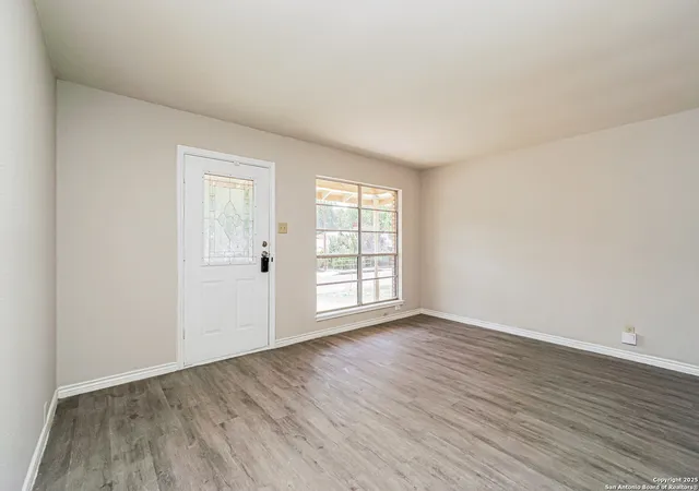 Photo 3 of Sale Pending at 927 H, San Antonio, TX 78220 | MLS# 1916092 | Listing updated on 2025-11-20