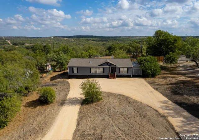 Photo 2 of Sale Pending at 804 County Rd 4511, Hondo, TX 78861 | MLS# 1916103 | Listing updated on 2026-01-06