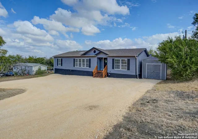 Photo 3 of Sale Pending at 804 County Rd 4511, Hondo, TX 78861 | MLS# 1916103 | Listing updated on 2026-01-06