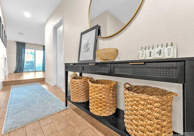 Photo 4 of Sale Pending at 1330 Summit Crk, San Antonio, TX 78258 | MLS# 1916114 | Listing updated on 2025-12-17