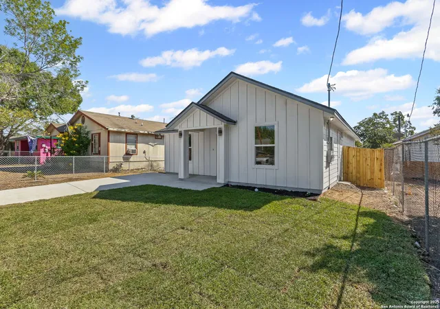 Photo 3 of Sale Pending at 322 Spaatz, San Antonio, TX 78211 | MLS# 1916127 | Listing updated on 2026-01-30
