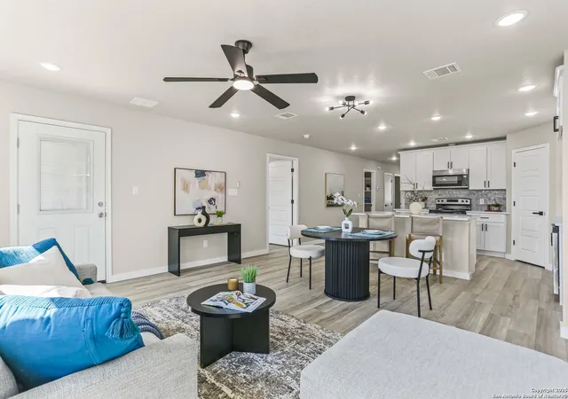 Photo 4 of Sale Pending at 322 Spaatz, San Antonio, TX 78211 | MLS# 1916127 | Listing updated on 2026-01-30