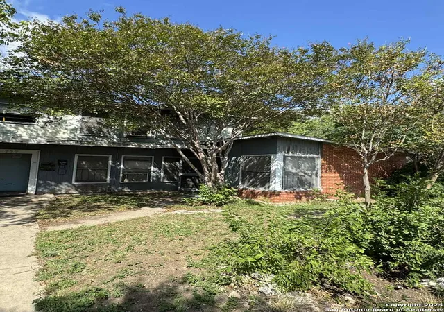 Photo 2 of Multi family home for sale at 727 Carney St, San Antonio, TX 78212 | MLS# 1916155 | Listing updated on 2026-06-23
