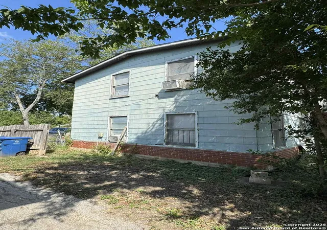 Photo 4 of Multi family home for sale at 727 Carney St, San Antonio, TX 78212 | MLS# 1916155 | Listing updated on 2026-06-23