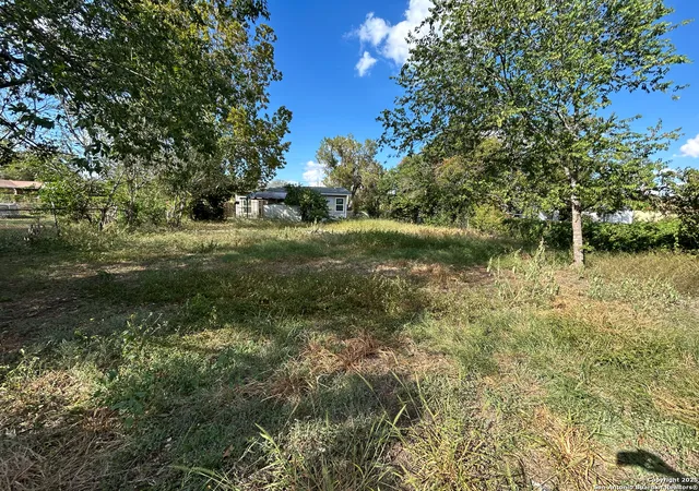 Photo 2 of Single family home for sale at 514 Rice Rd, San Antonio, TX 78220 | MLS# 1916167 | Listing updated on 2025-11-05