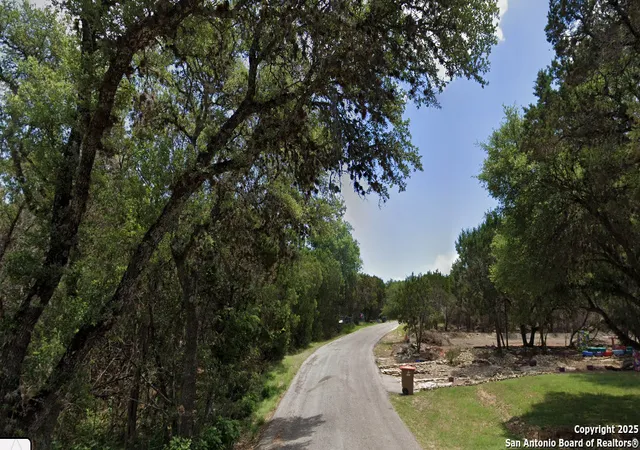 Photo 2 of Land for sale at 532 Shady Oak, Canyon Lake, TX 78133 | MLS# 1916192 | Listing updated on 2025-10-28