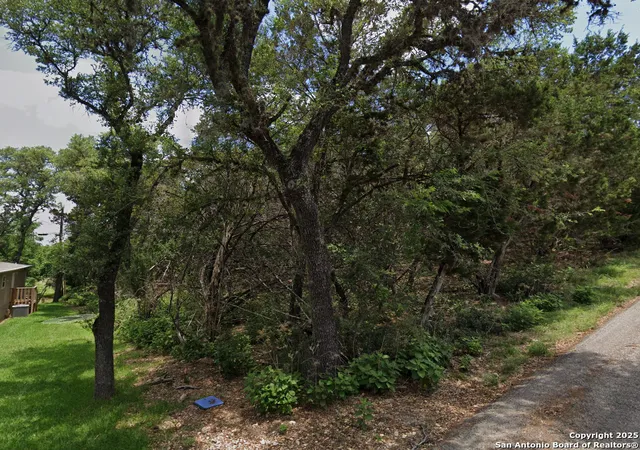 Photo 4 of Land for sale at 532 Shady Oak, Canyon Lake, TX 78133 | MLS# 1916192 | Listing updated on 2025-10-28