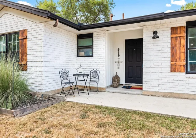 Photo 2 of Sale Pending at 519 Willow Dr, Converse, TX 78109 | MLS# 1916208 | Listing updated on 2026-02-13