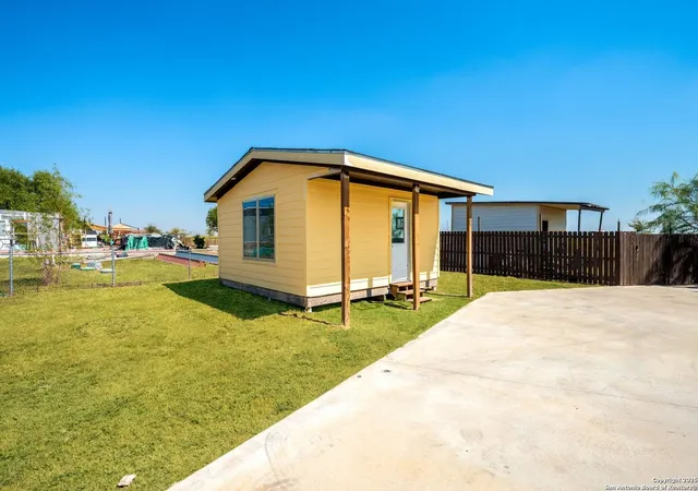 40th image of 749 El Rey Dr, Kyle, TX 78640 | MLS# 1916218