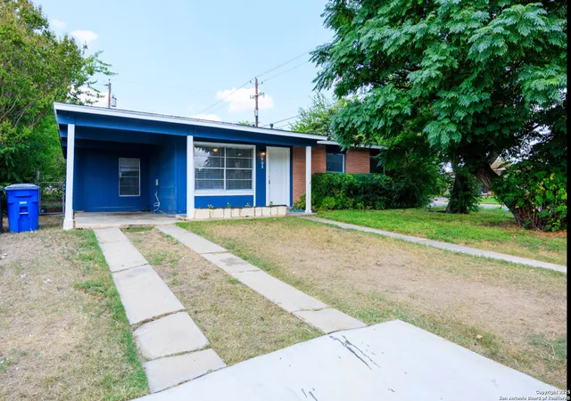 Photo 2 of Sale Pending at 103 Ebbtide, San Antonio, TX 78227 | MLS# 1916228 | Listing updated on 2025-12-30