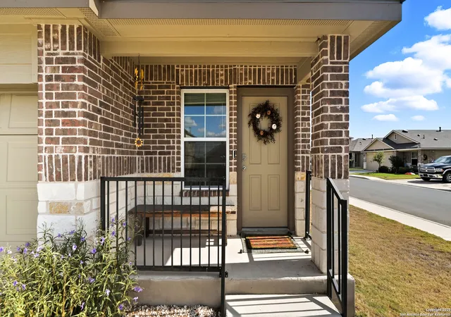 Photo 2 of Single family home for sale at 150 Legendary Trail, Floresville, TX 78114 | MLS# 1916249 | Listing updated on 2025-11-23